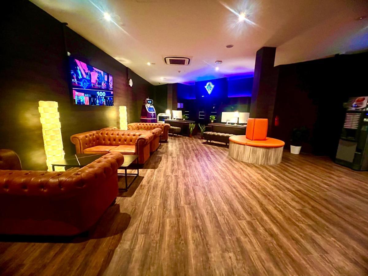 Arena Esports Hotel @ Bugis Village สิงคโปร์ ภายนอก รูปภาพ