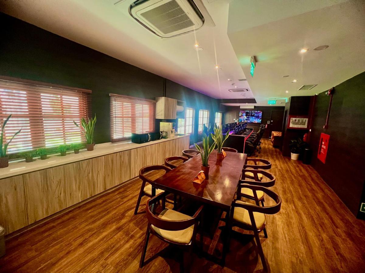 Arena Esports Hotel @ Bugis Village สิงคโปร์ ภายนอก รูปภาพ